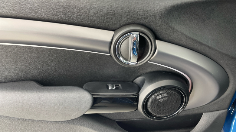 MINI Hatchback 2.0 Cooper S Exclusive Premium Plus 5dr Auto Petrol Hatchback